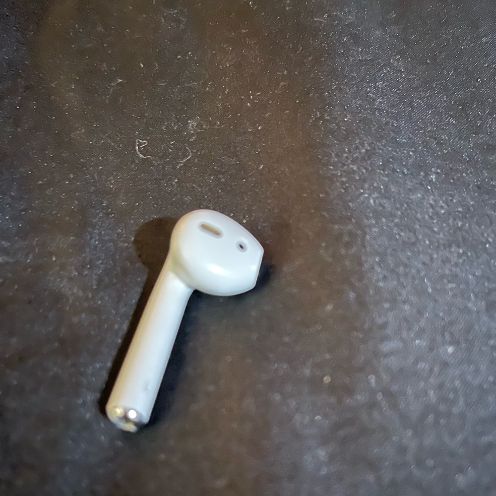 Apple Airpod 1st Generation Left only